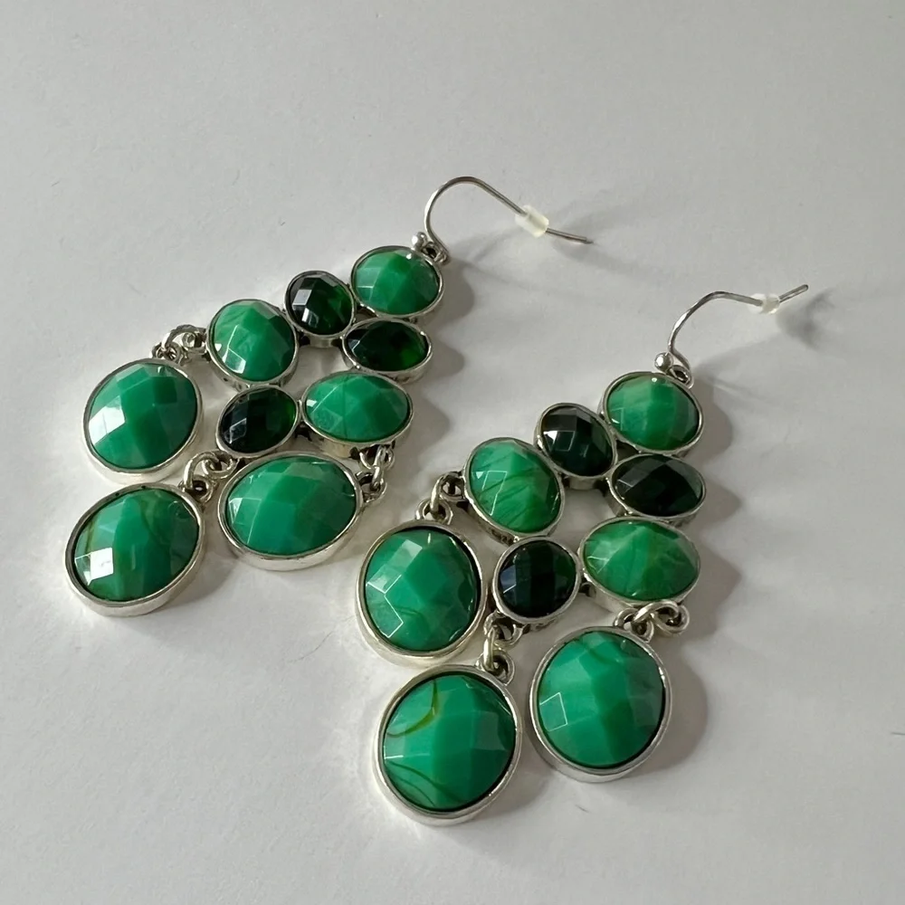 NWT Kim Rogers Green & Silver Stone Chandelier Earrings